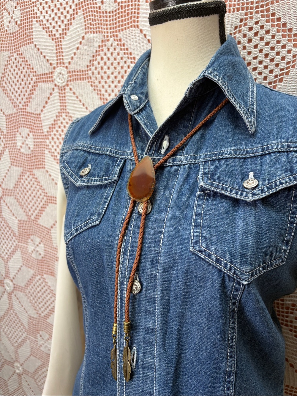 Vintage Western Bolo Tie Brown Agate Stone Braided Leather Feather Tips - Picture 6 of 6